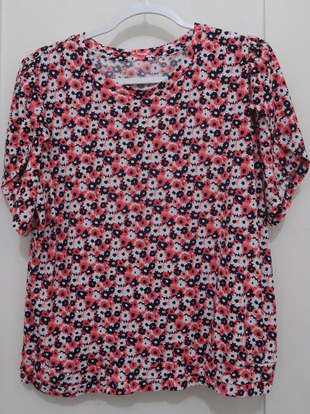 Michael Kors Red and White Floral Short Sleeve Tee